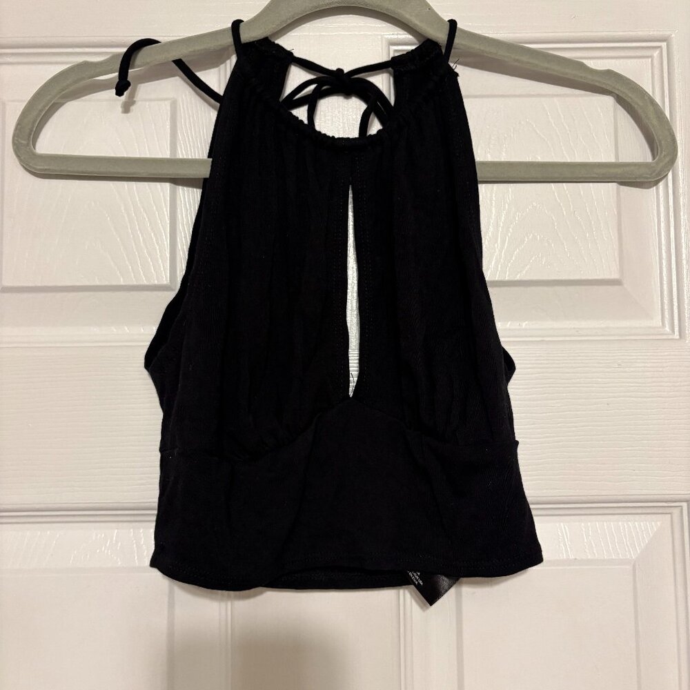Black cropped cut out tank